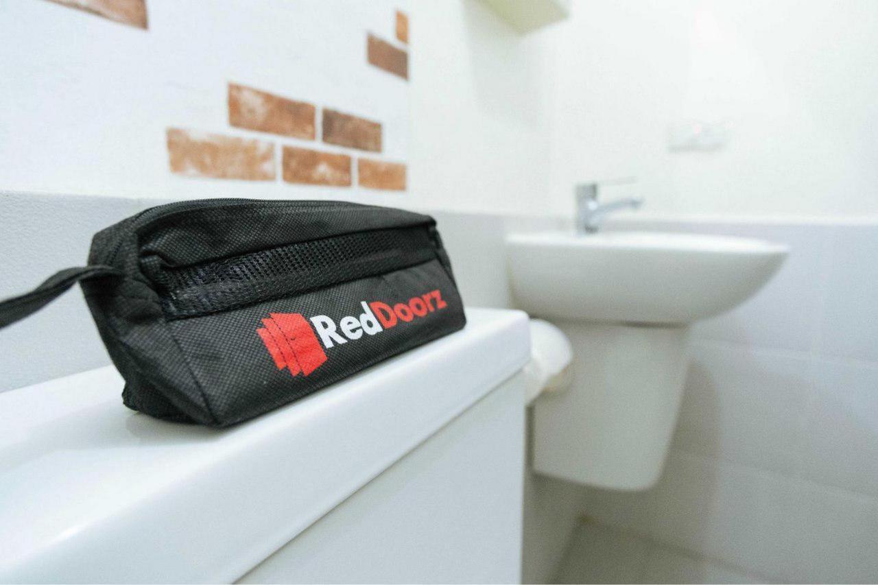 Hotel Reddoorz Syariah Near Hajimena Lampung Bandar Lampung Exterior foto